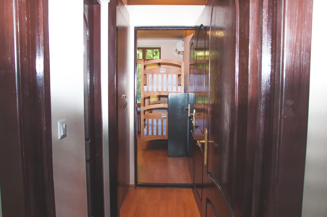 Globus Hostel Киев Экстерьер фото